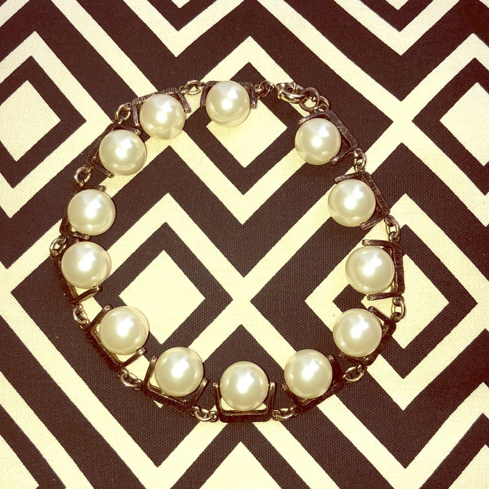 Vintage clad  anchor Pearl choker !! A beauty